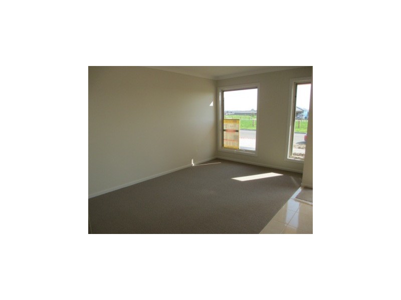 23 Celsius Drive, Cranbourne North VIC 3977