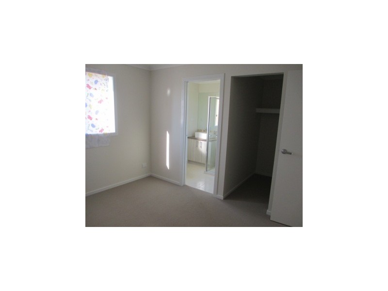 23 Celsius Drive, Cranbourne North VIC 3977