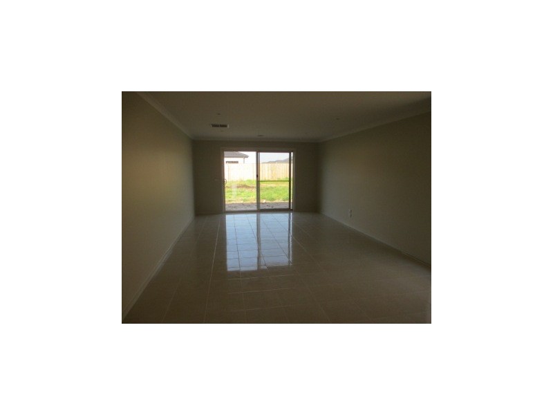 23 Celsius Drive, Cranbourne North VIC 3977