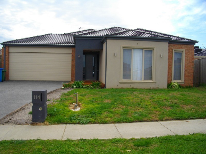 114 Skyline Way, Berwick VIC 3806