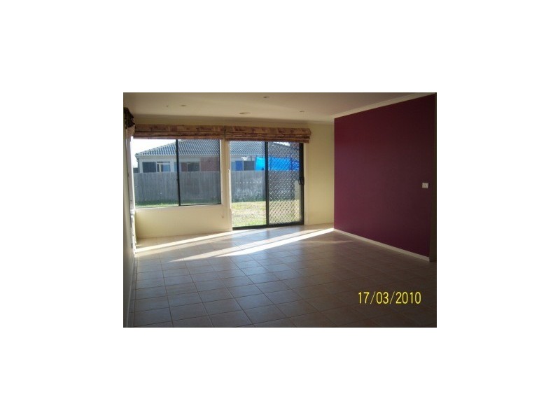8 Serrata Street, Cranbourne West VIC 3977