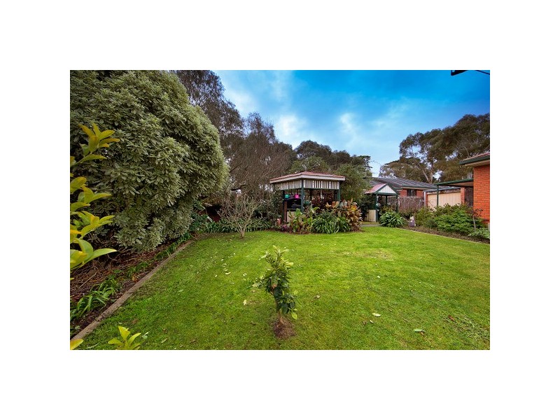 25 Leonard Avenue, Berwick VIC 3806