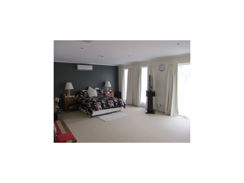 5 Rebecca Mac Court, Hallam VIC 3803