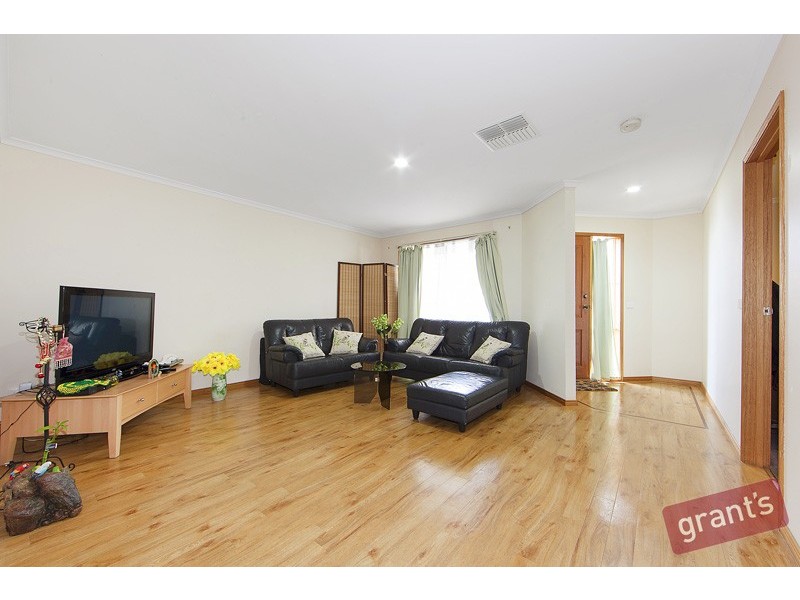 10 Forrester Walk, Narre Warren South VIC 3805