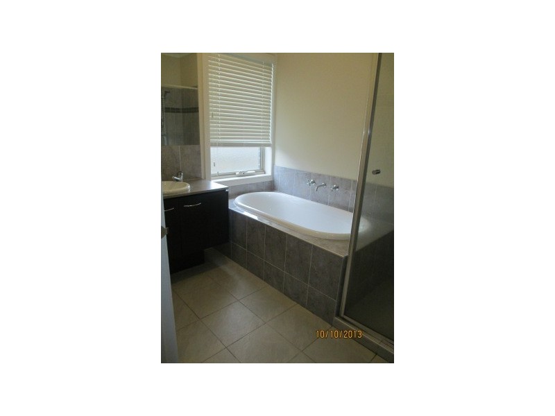 67 Melington Drive, Lyndhurst VIC 3975