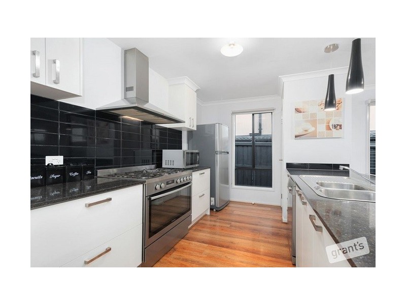 11 Carambola Place, Berwick VIC 3806