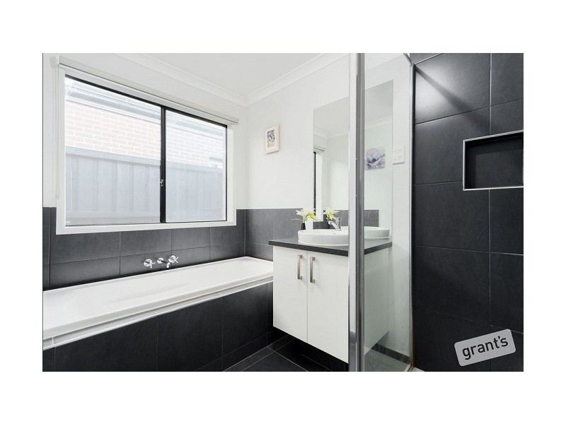 11 Carambola Place, Berwick VIC 3806