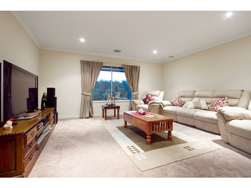 9 Kalimna Avenue, Berwick VIC 3806