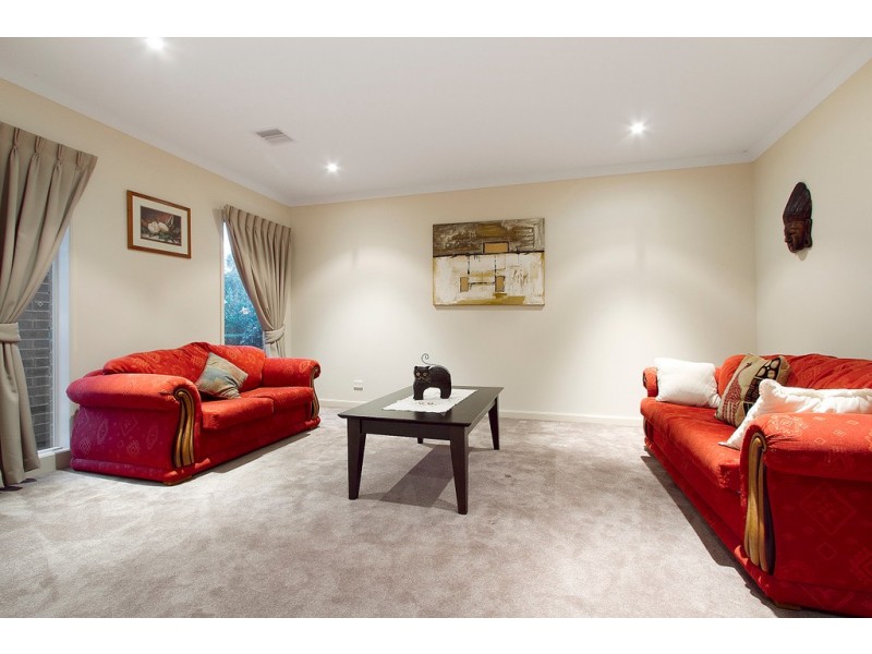 9 Kalimna Avenue, Berwick VIC 3806