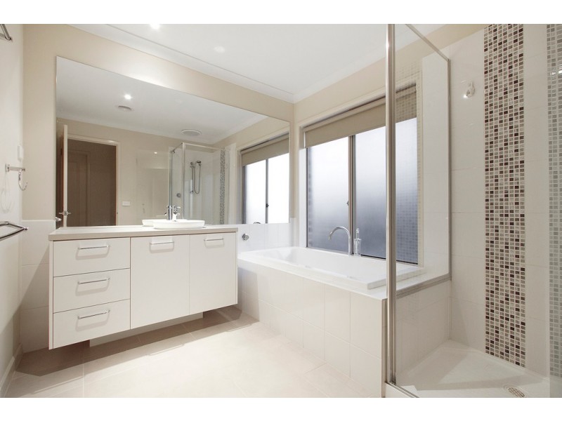 9 Kalimna Avenue, Berwick VIC 3806