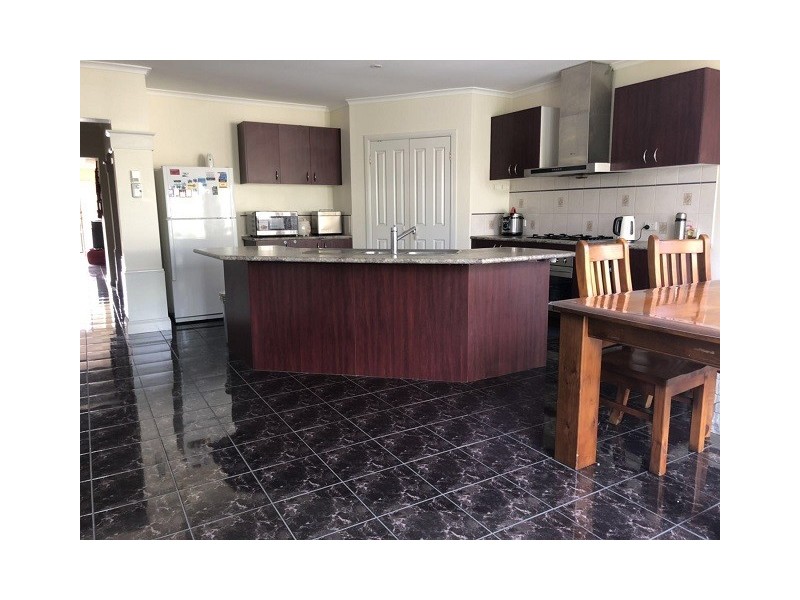 16 View Park Circuit, Narre Warren South VIC 3805