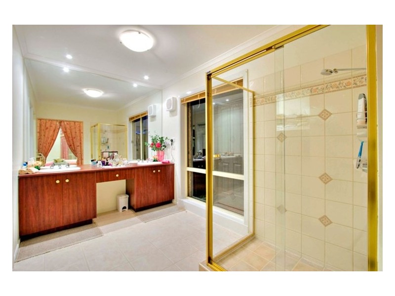 16 View Park Circuit, Narre Warren South VIC 3805