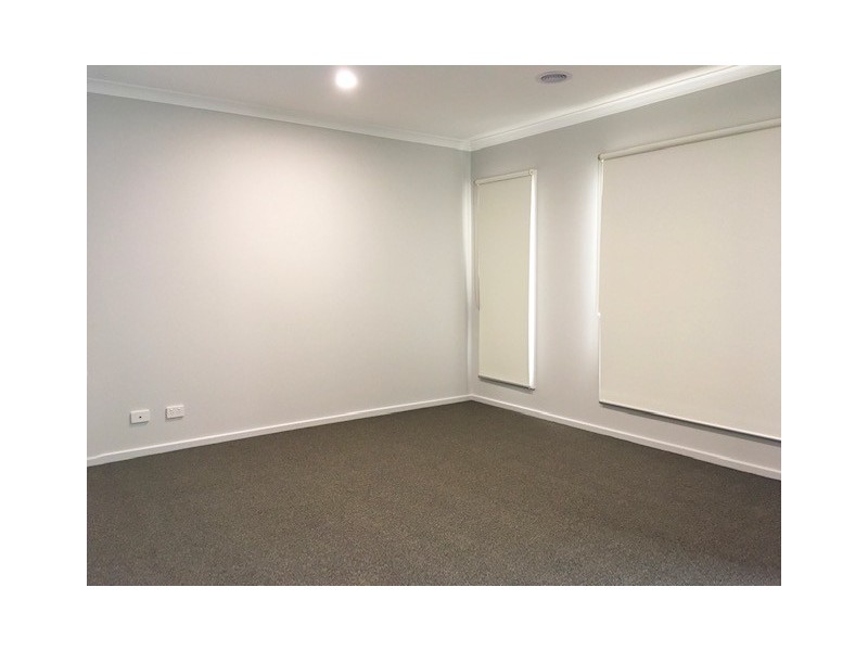 12 Basalt Drive, Clyde North VIC 3978