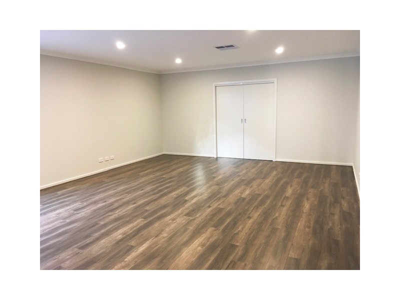 12 Basalt Drive, Clyde North VIC 3978