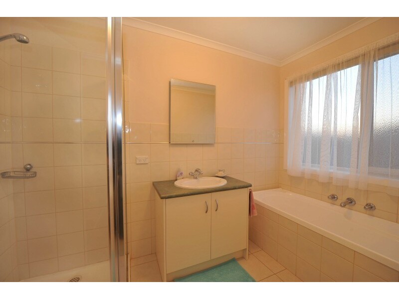 2 Cadell Place, Berwick VIC 3806