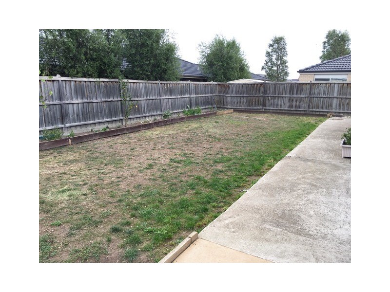 14 Vanessa Circuit, Pakenham VIC 3810