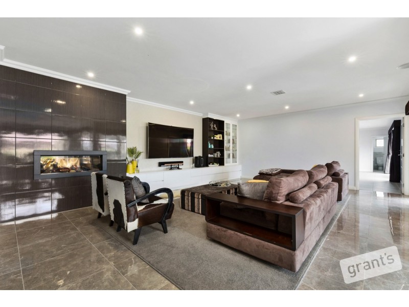 7 Foxborough Glade, Narre Warren North VIC 3804