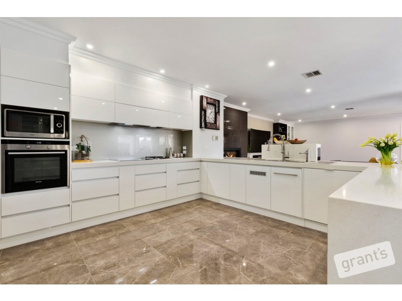 7 Foxborough Glade, Narre Warren North VIC 3804
