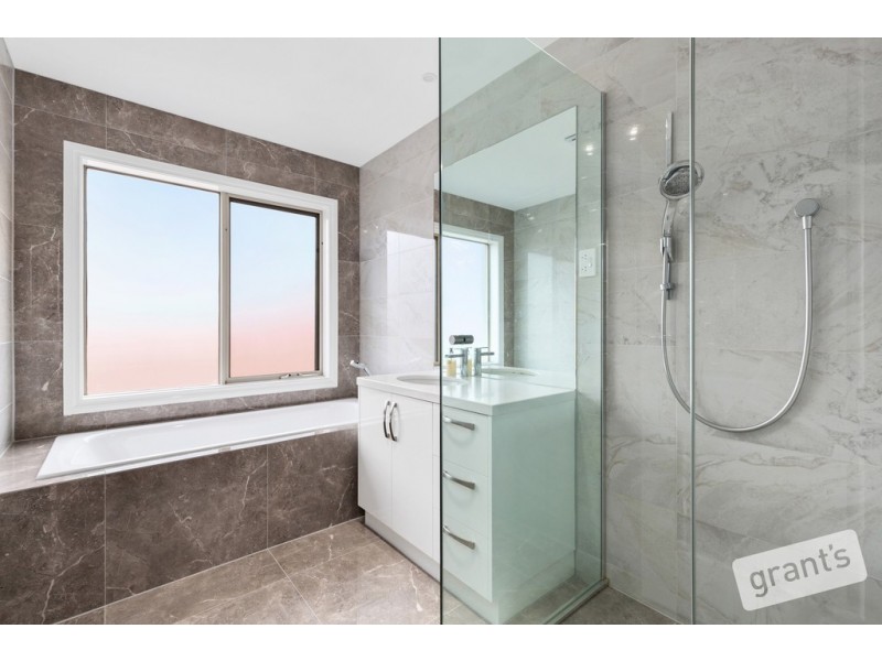 7 Foxborough Glade, Narre Warren North VIC 3804