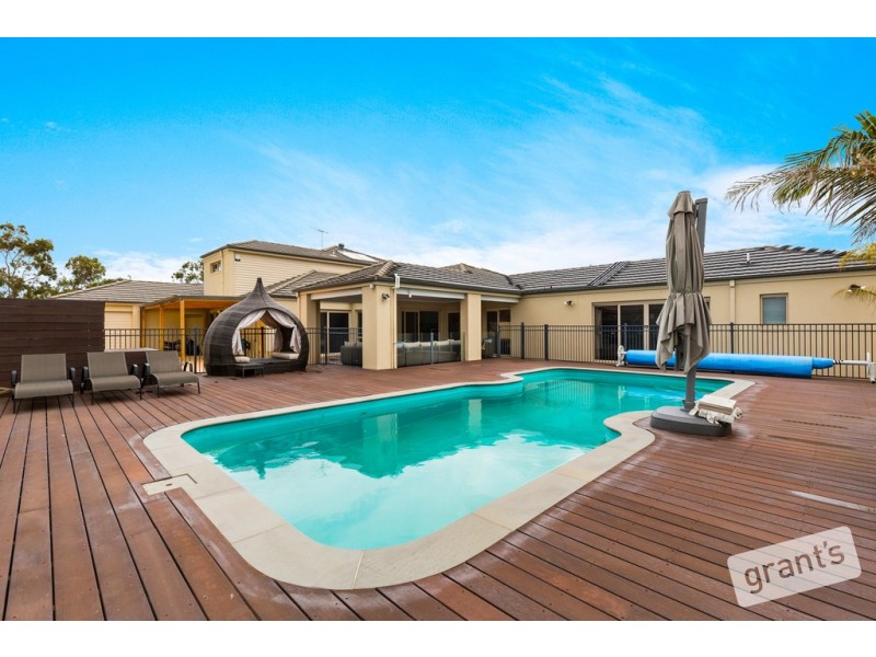 7 Foxborough Glade, Narre Warren North VIC 3804
