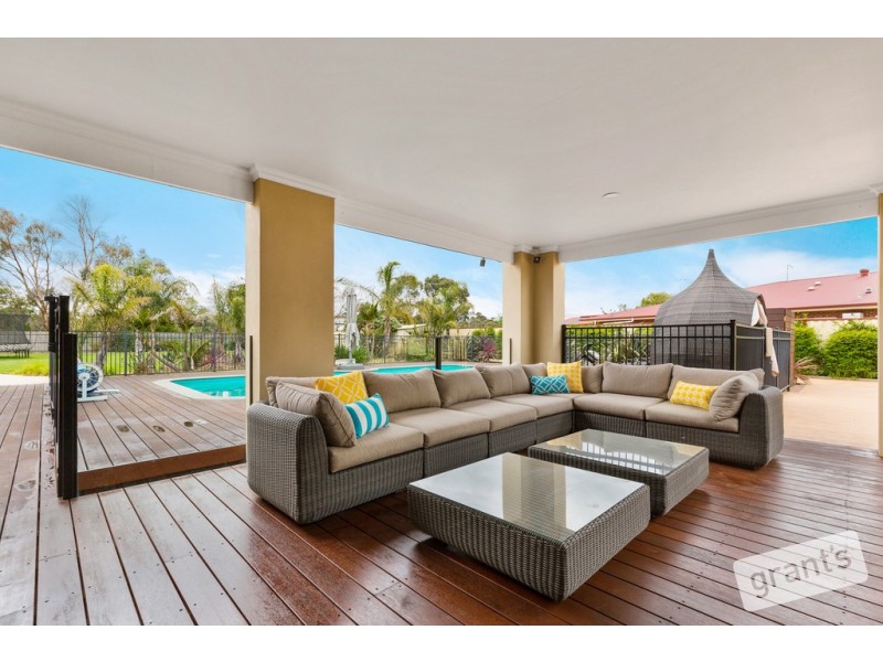 7 Foxborough Glade, Narre Warren North VIC 3804