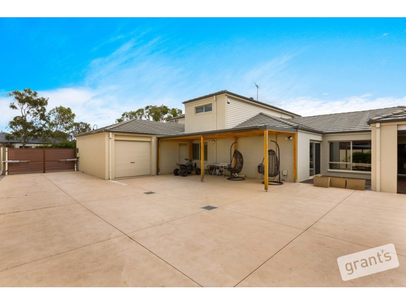 7 Foxborough Glade, Narre Warren North VIC 3804