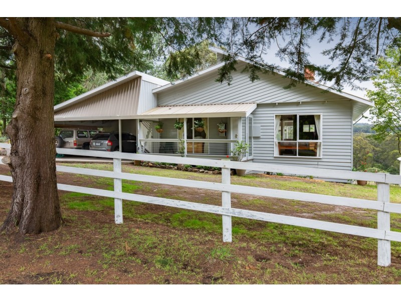 22 Batesleigh Road, Selby VIC 3159