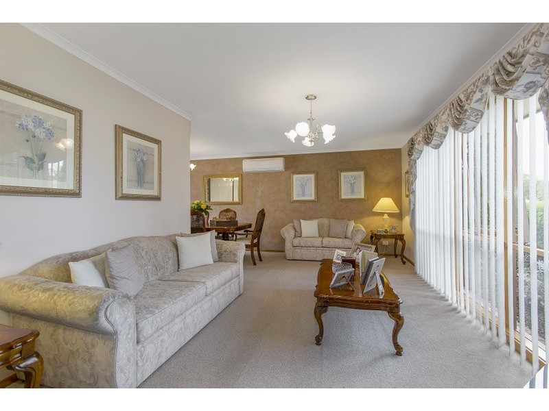 42 Willslie Crescent, Berwick VIC 3806