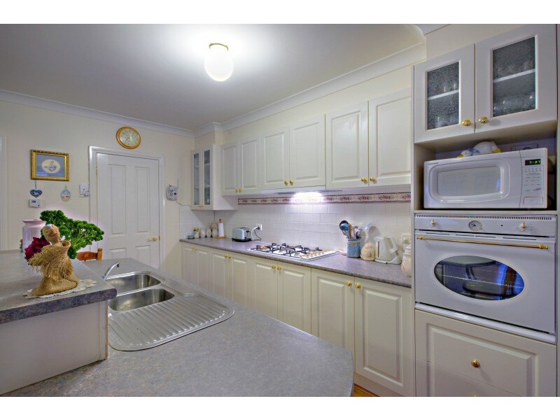 17 Tennyson Close, Berwick VIC 3806