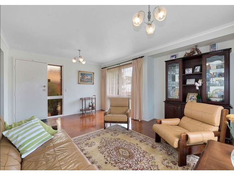 31 Blaxland Avenue, Cranbourne North VIC 3977