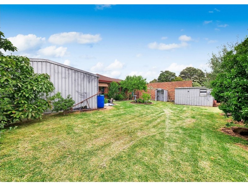 31 Blaxland Avenue, Cranbourne North VIC 3977