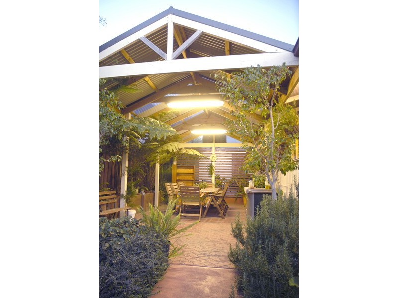 27 Mornington Grove, Berwick VIC 3806