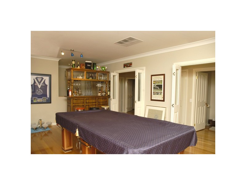 27 Mornington Grove, Berwick VIC 3806