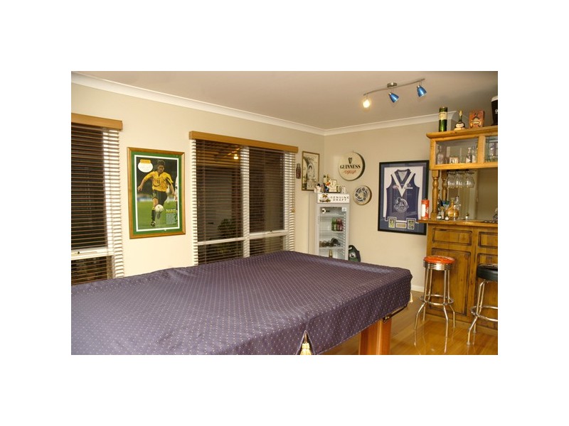 27 Mornington Grove, Berwick VIC 3806