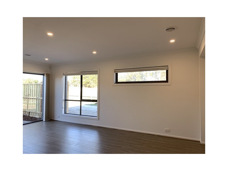 25 Saltbreeze Circuit, Clyde VIC 3978