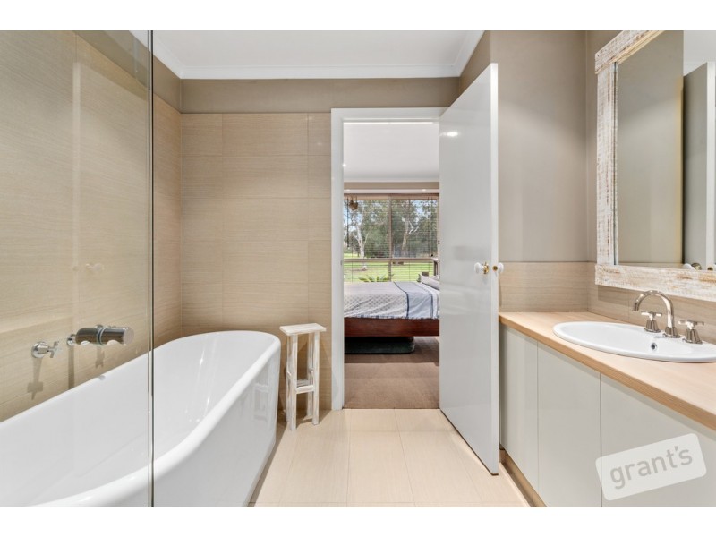 50 Sunnyside Drive, Berwick VIC 3806