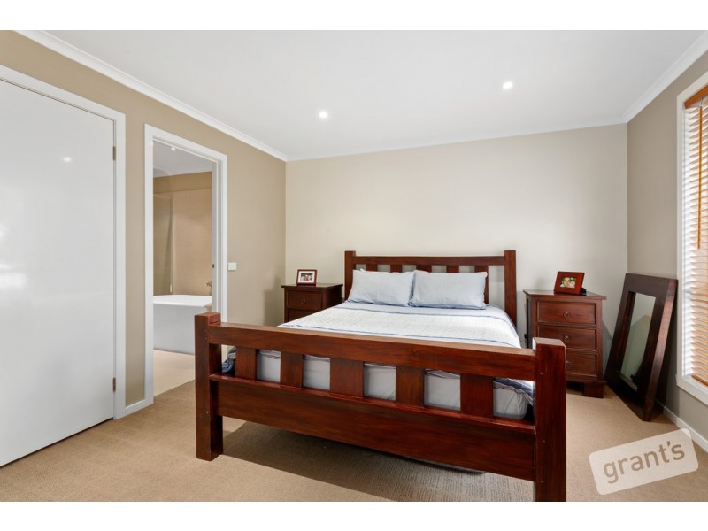 50 Sunnyside Drive, Berwick VIC 3806