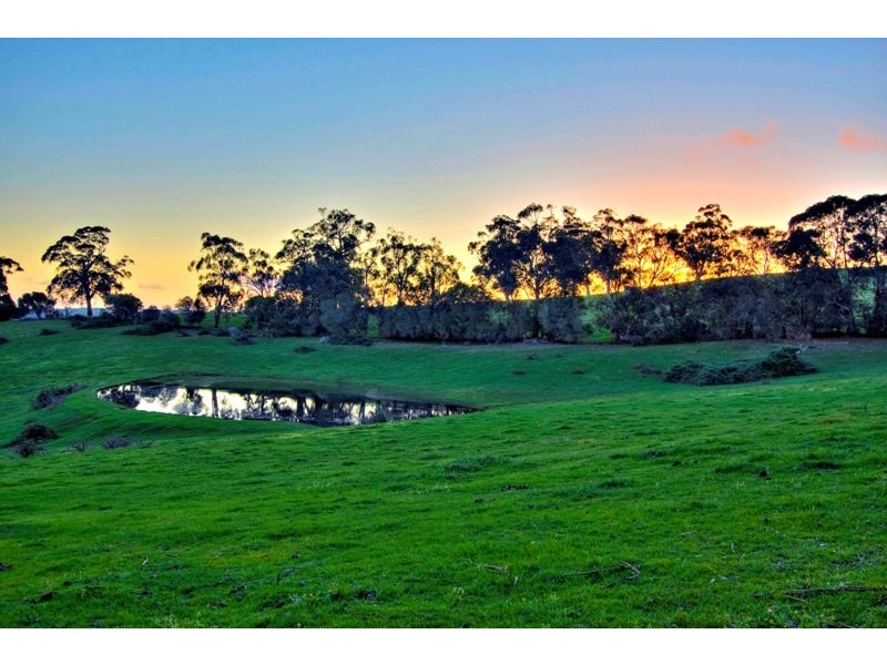 185  Ellis Road, Tonimbuk VIC 3815