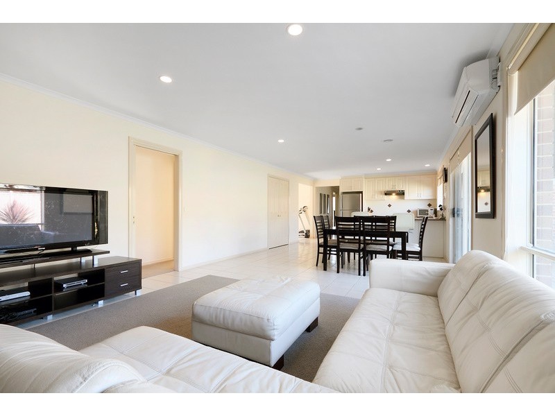 9 Jack William Way, Berwick VIC 3806