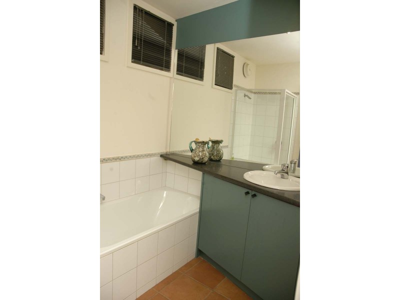 6 Jay Rise, Berwick VIC 3806