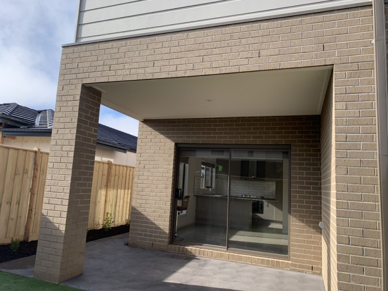 85 Waterman Drive, Clyde VIC 3978