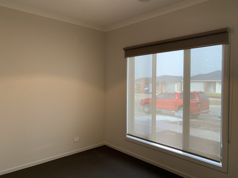 85 Waterman Drive, Clyde VIC 3978