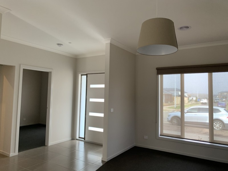 85 Waterman Drive, Clyde VIC 3978