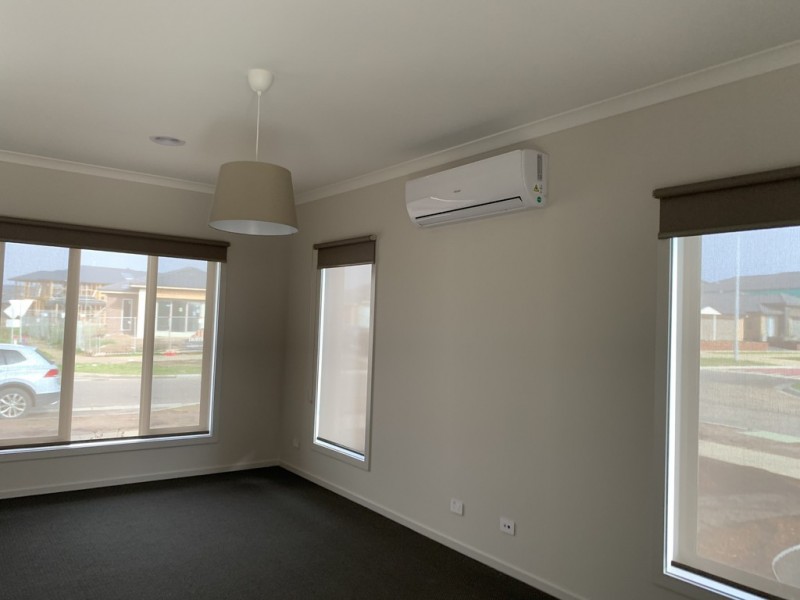 85 Waterman Drive, Clyde VIC 3978