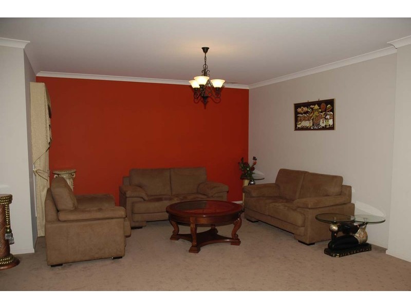 16 Meg Way, Berwick VIC 3806