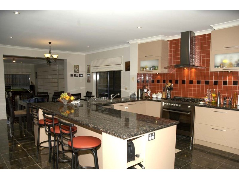 16 Meg Way, Berwick VIC 3806