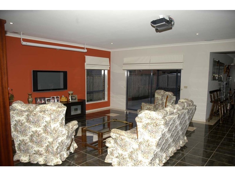 16 Meg Way, Berwick VIC 3806