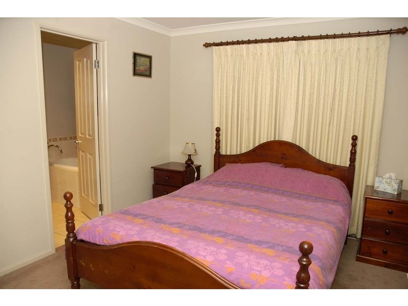 16 Meg Way, Berwick VIC 3806