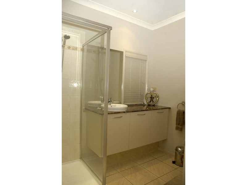 16 Meg Way, Berwick VIC 3806