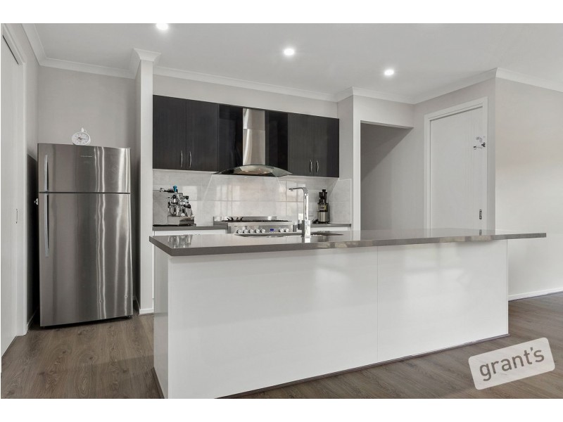 9 Petworth Rise, Officer VIC 3809